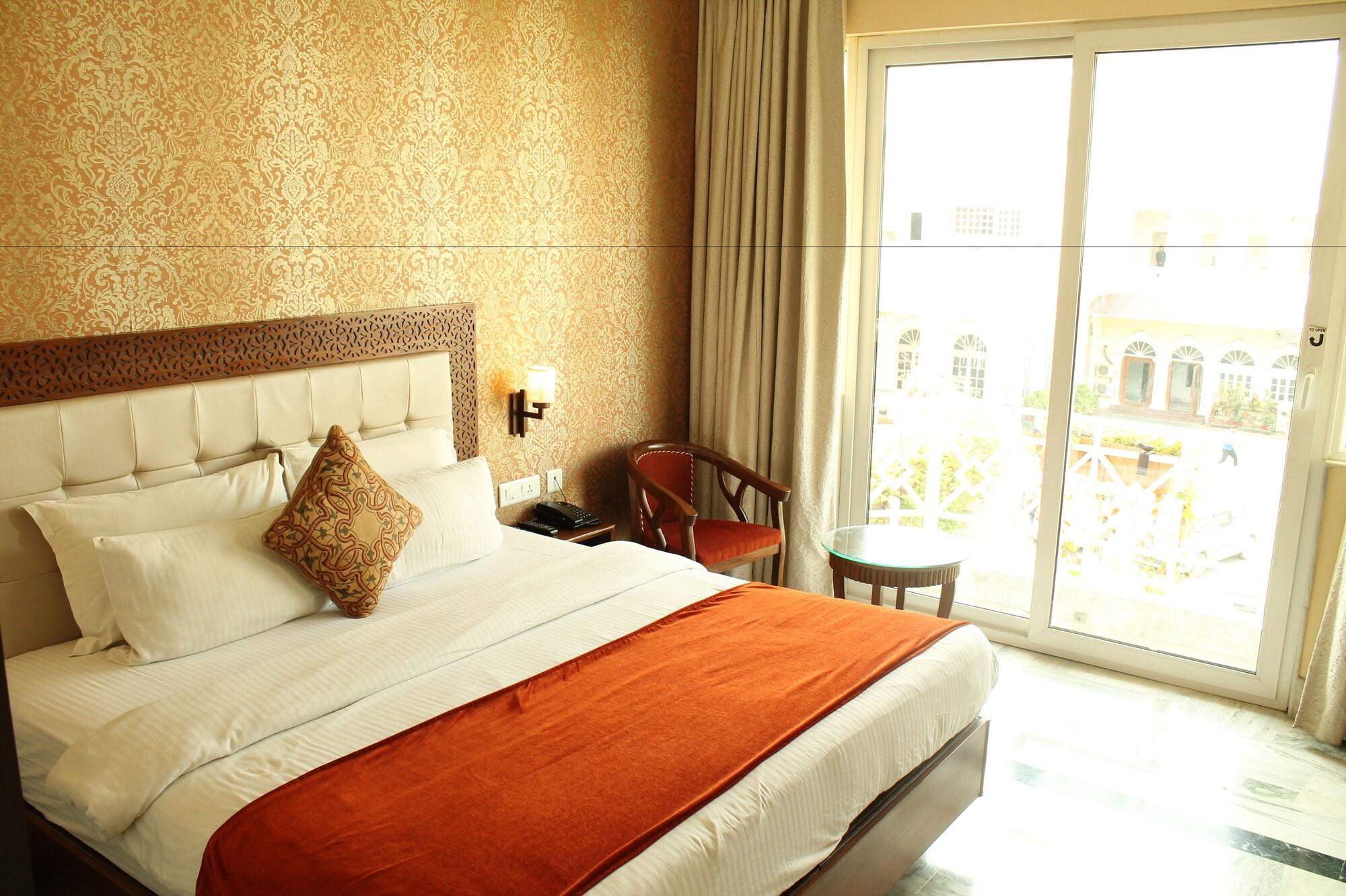 Hotel Surya, Kaiser Palace Varanasi Esterno foto