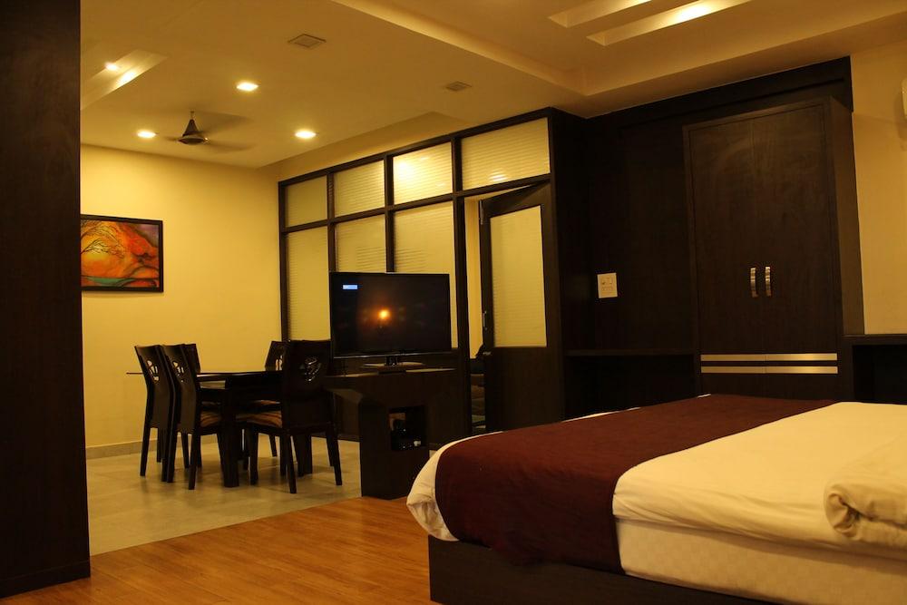 Hotel Surya, Kaiser Palace Varanasi Esterno foto