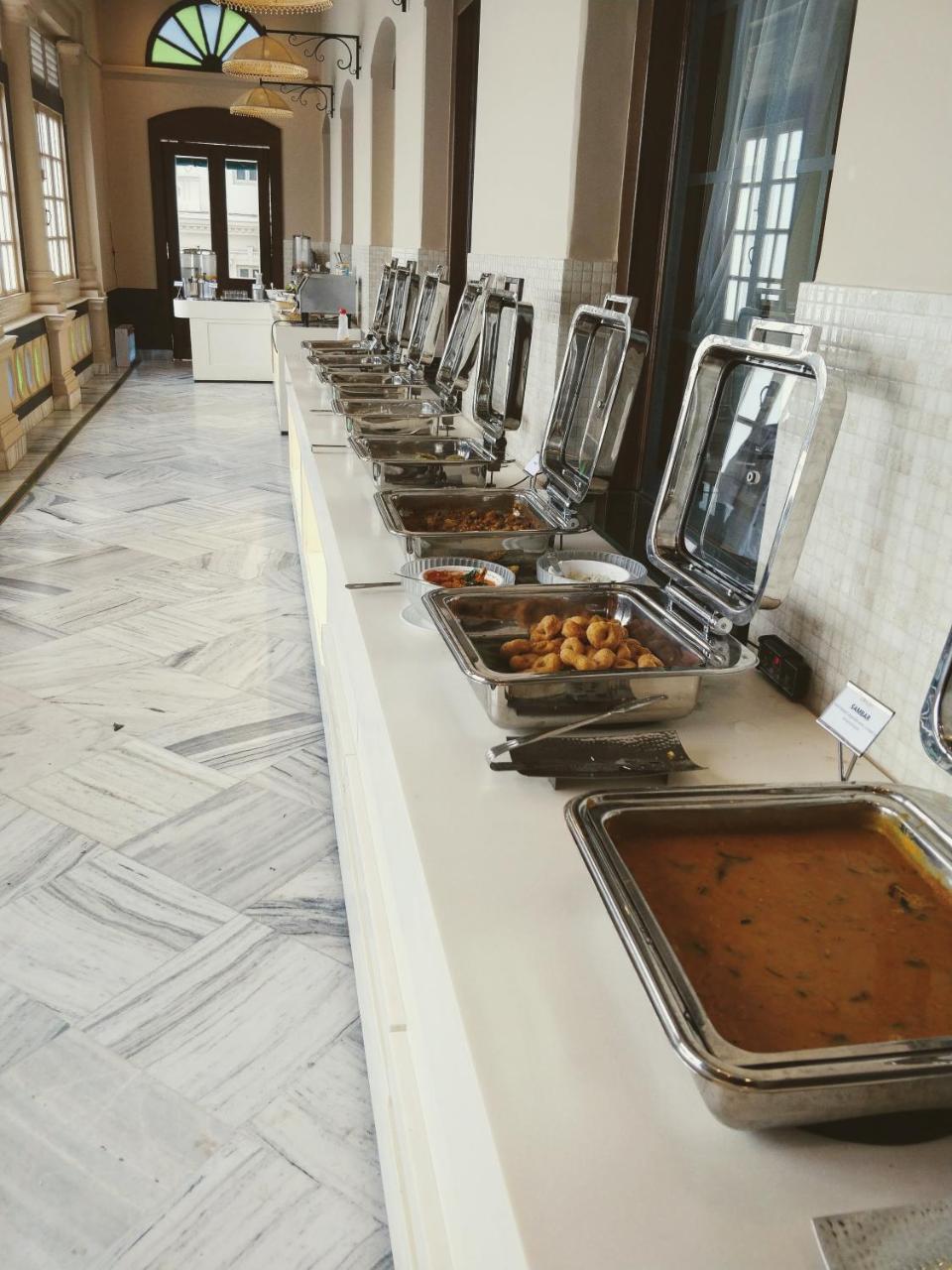 Hotel Surya, Kaiser Palace Varanasi Esterno foto